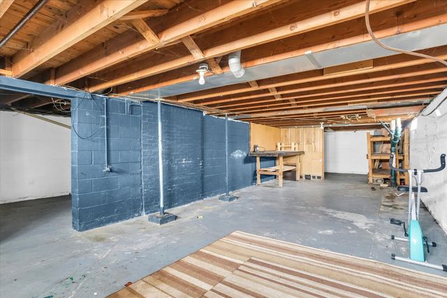 3234 E Fulton Avenue, Decatur, IL 62521