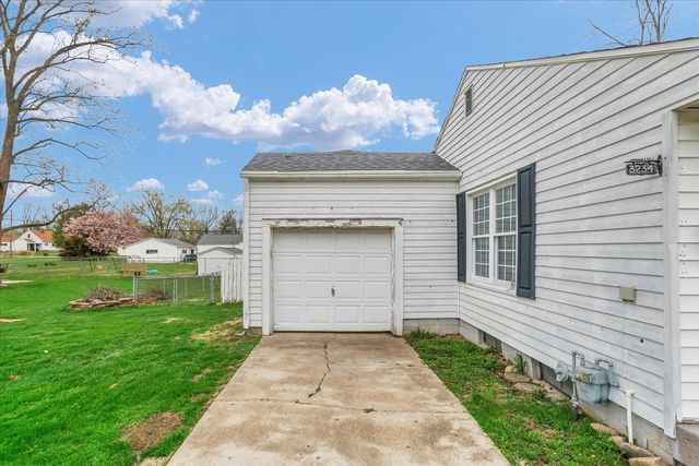 3234 E Fulton Avenue, Decatur, IL 62521
