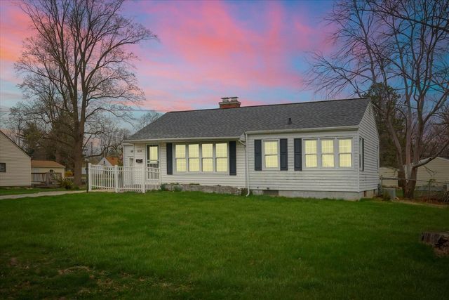 3234 E Fulton Avenue, Decatur, IL 62521