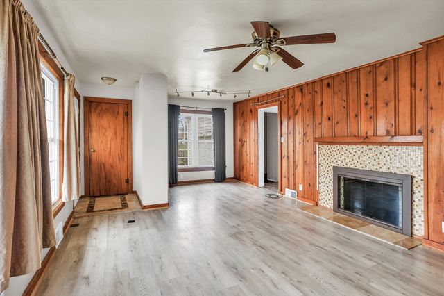 3234 E Fulton Avenue, Decatur, IL 62521
