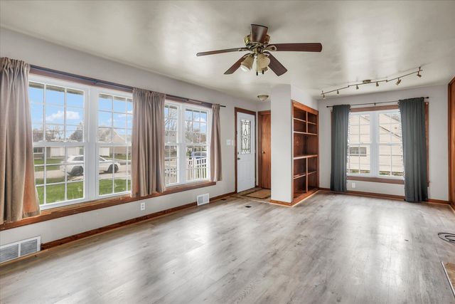 3234 E Fulton Avenue, Decatur, IL 62521
