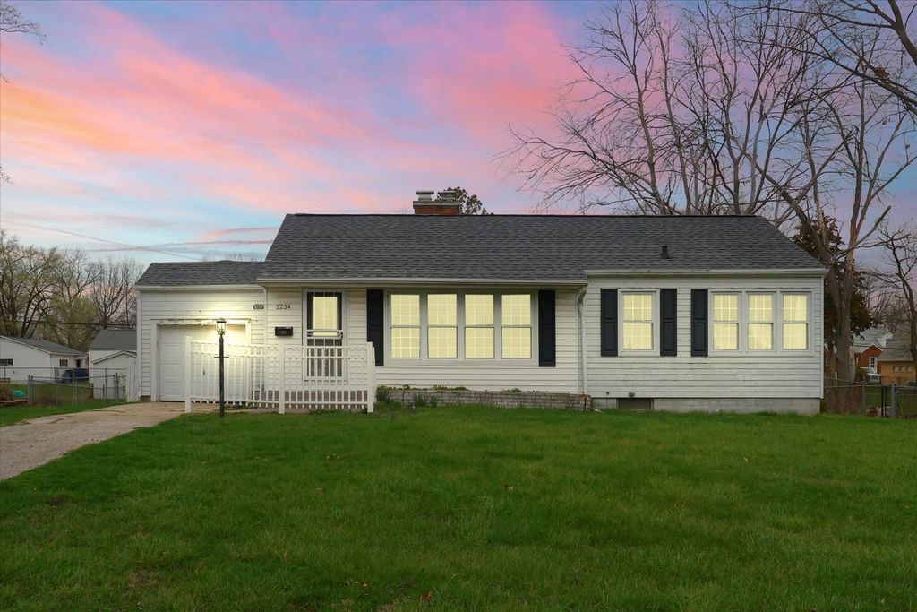 3234 E Fulton Avenue, Decatur, IL 62521