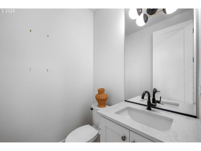 27776 Sw LARKSPUR Ter, Wilsonville, OR 97070