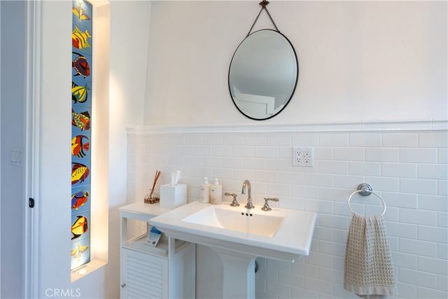 209 E Whittley, Avalon, CA 90704