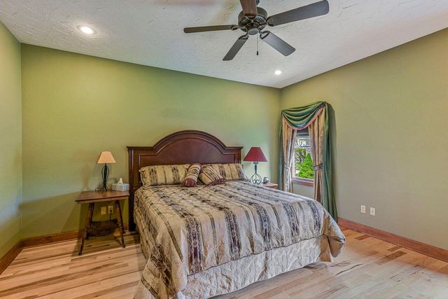 3912 E Windsmore Drive, Springfield, MO 65802