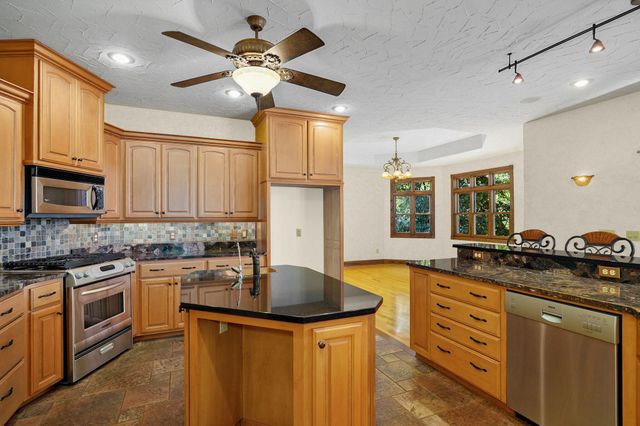 3912 E Windsmore Drive, Springfield, MO 65802