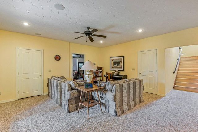 3912 E Windsmore Drive, Springfield, MO 65802