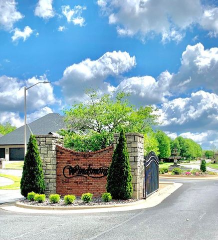 3912 E Windsmore Drive, Springfield, MO 65802