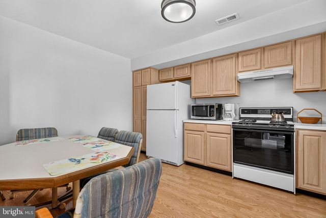 30 STOKES RD, Mount Laurel, NJ 08054
