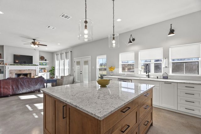 105 Proctor Lane, Decatur, TX 76234