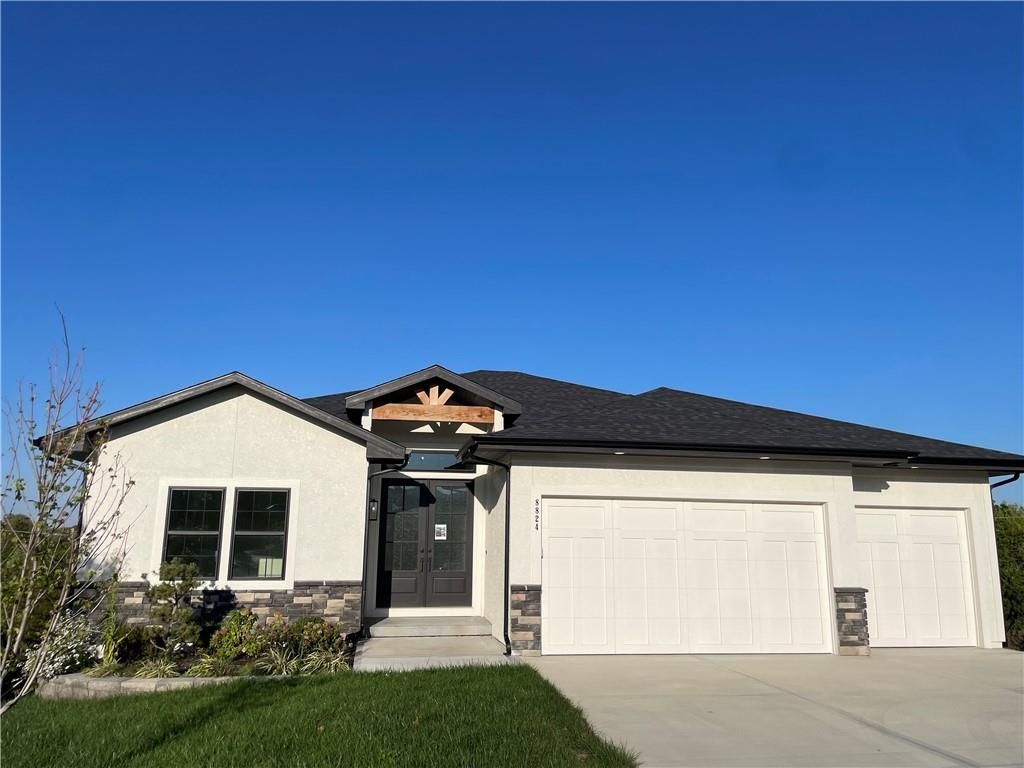 8824 FREEDOM Street, Lenexa, KS 66227