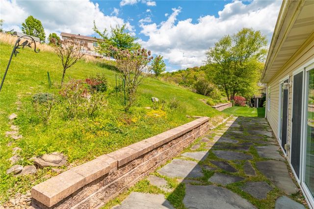 420 Chestnut Lane, Allegheny Twp, PA 15613