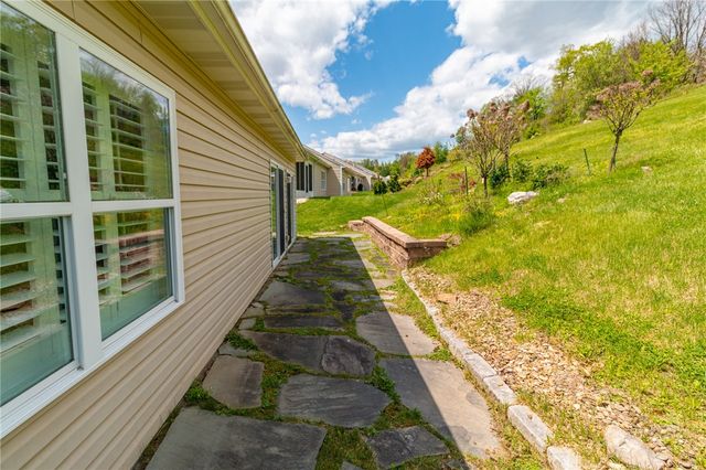 420 Chestnut Lane, Allegheny Twp, PA 15613