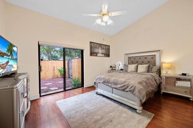 9212 CHELSEA Drive N, Plantation, FL 33324