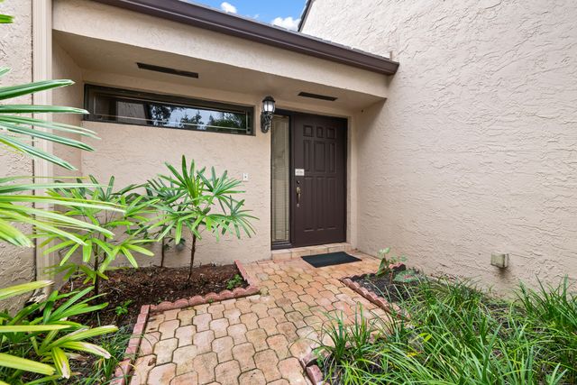 9212 CHELSEA Drive N, Plantation, FL 33324