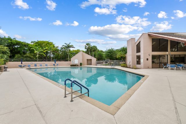 9212 CHELSEA Drive N, Plantation, FL 33324