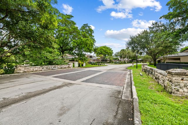 9212 CHELSEA Drive N, Plantation, FL 33324