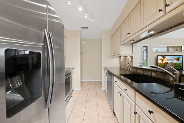 9212 CHELSEA Drive N, Plantation, FL 33324