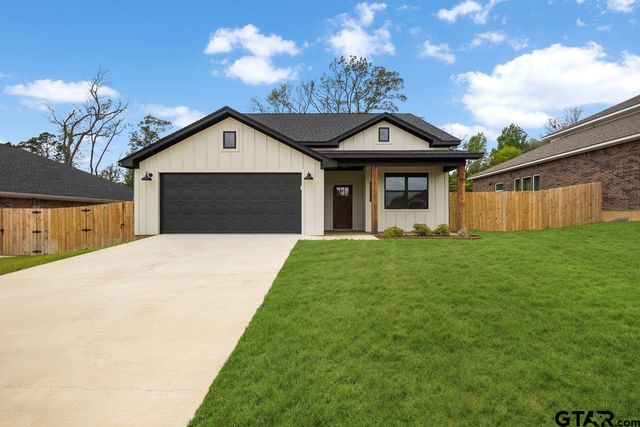 16326 Crossing Circle, Lindale, TX 75771