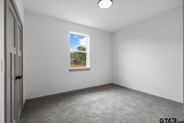 16326 Crossing Circle, Lindale, TX 75771