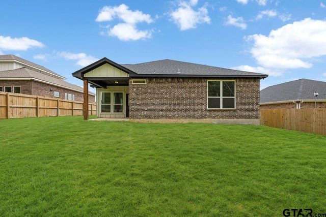 16326 Crossing Circle, Lindale, TX 75771