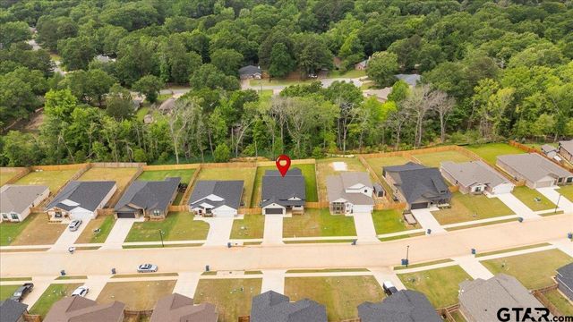 16326 Crossing Circle, Lindale, TX 75771