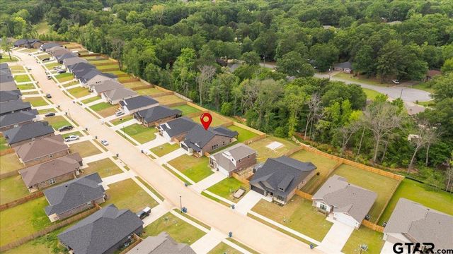 16326 Crossing Circle, Lindale, TX 75771