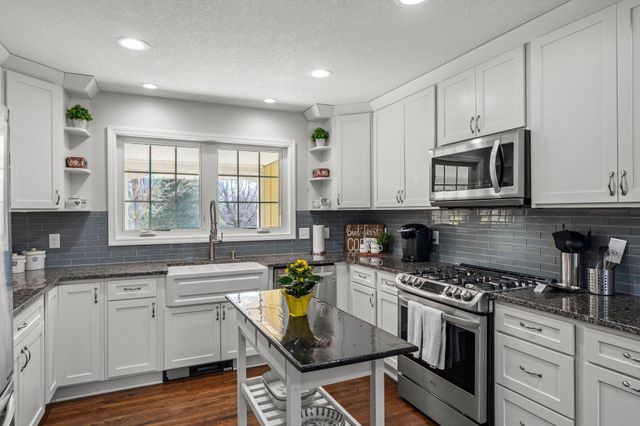 5275 190th Street, Farmington, MN 55024