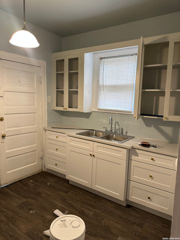 208 E Arsenal Unit 1, San Antonio, TX 78204