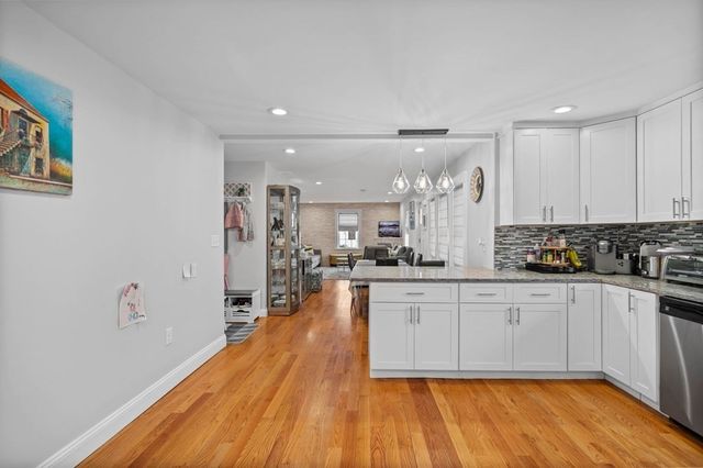 64 Waltham St 1, Watertown, MA 02472