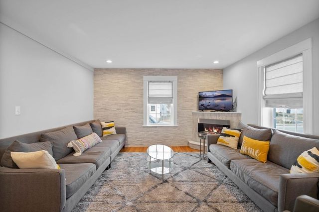 64 Waltham St 1, Watertown, MA 02472