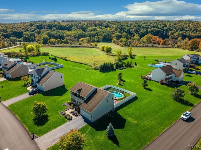 5817 Strawmount Trail, Manlius, NY 13037