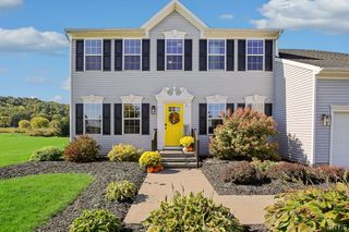 5817 Strawmount Trail, Manlius, NY 13037
