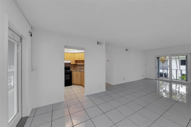 2151 NE 42nd Ct 230, Lighthouse Point, FL 33064