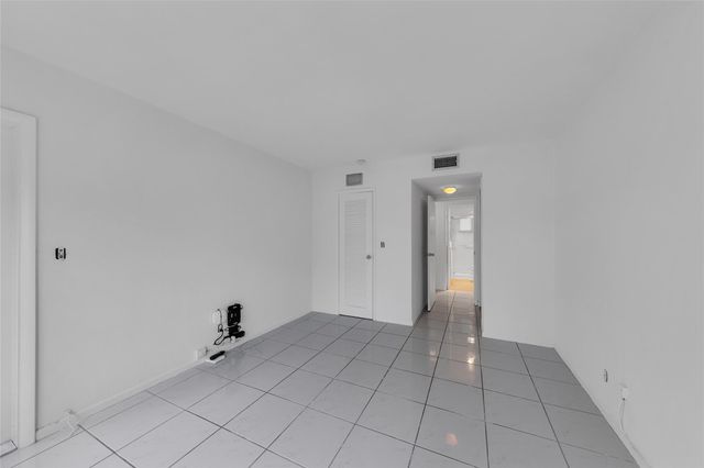 2151 NE 42nd Ct 230, Lighthouse Point, FL 33064