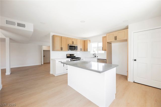2454 Winterwood Boulevard, Las Vegas, NV 89142