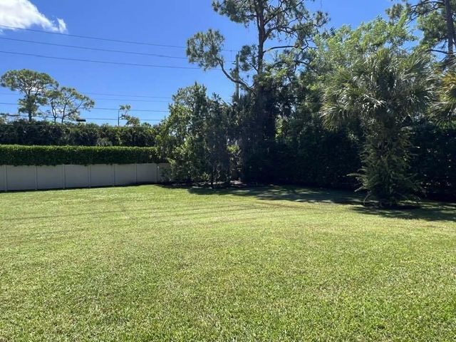 13550 Greentree Trail, Wellington, FL 33414