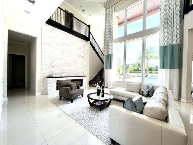 13550 Greentree Trail, Wellington, FL 33414