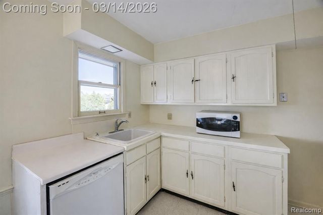 2019 Hyland Street, Ferndale, MI 48220