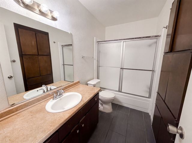 260 Rolling Hills Place, Lancaster, TX 75146