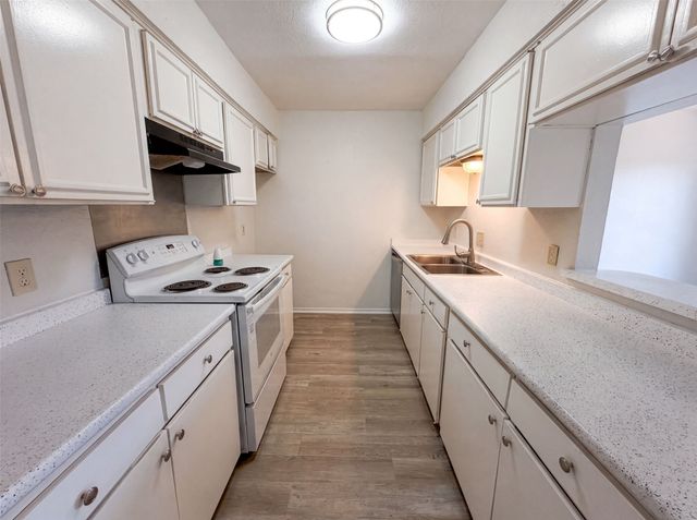 260 Rolling Hills Place, Lancaster, TX 75146