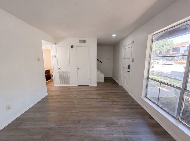 260 Rolling Hills Place, Lancaster, TX 75146
