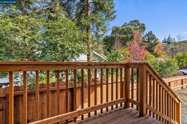 2027 Castro St, Martinez, CA 94553