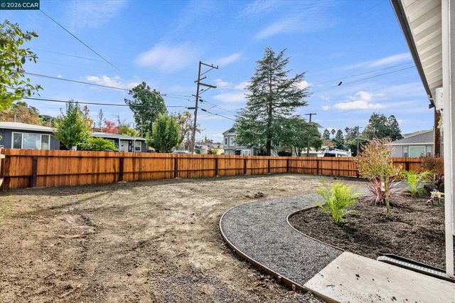 2027 Castro St, Martinez, CA 94553