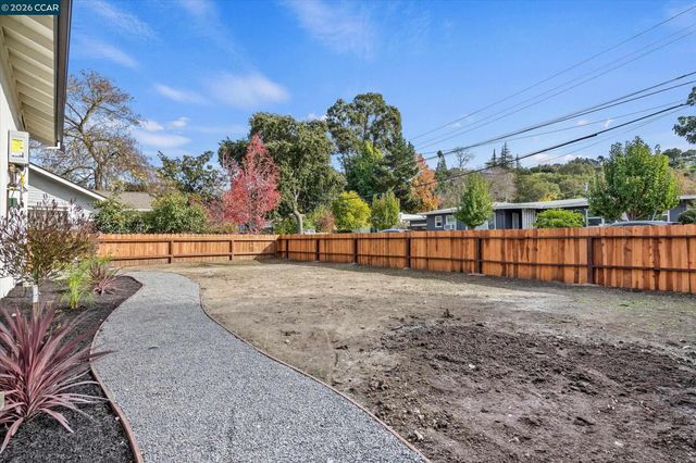 2027 Castro St, Martinez, CA 94553