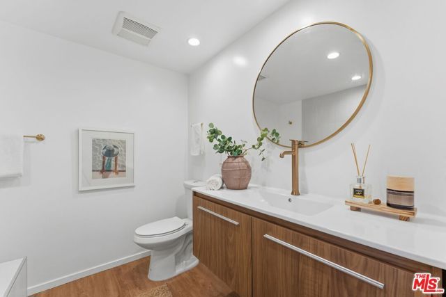 1244 14th Street E, Santa Monica, CA 90404