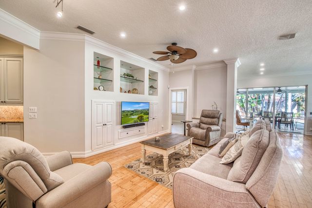 118 E Hampton Way, Jupiter, FL 33458