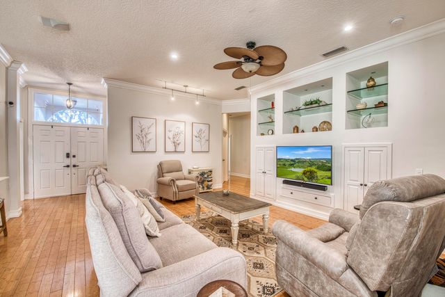 118 E Hampton Way, Jupiter, FL 33458