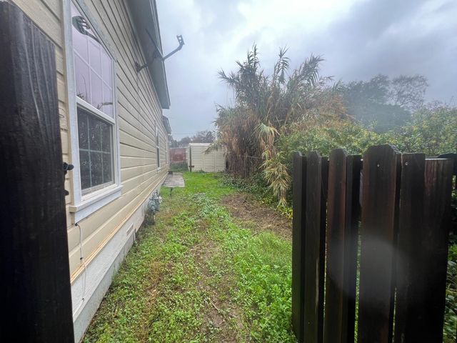 312 S Church St, Ione, CA 95640