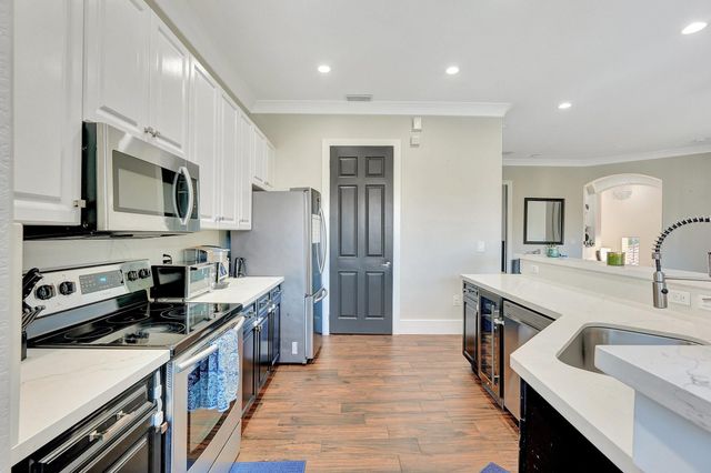 8023 NW 127th Lane 4-F, Parkland, FL 33076